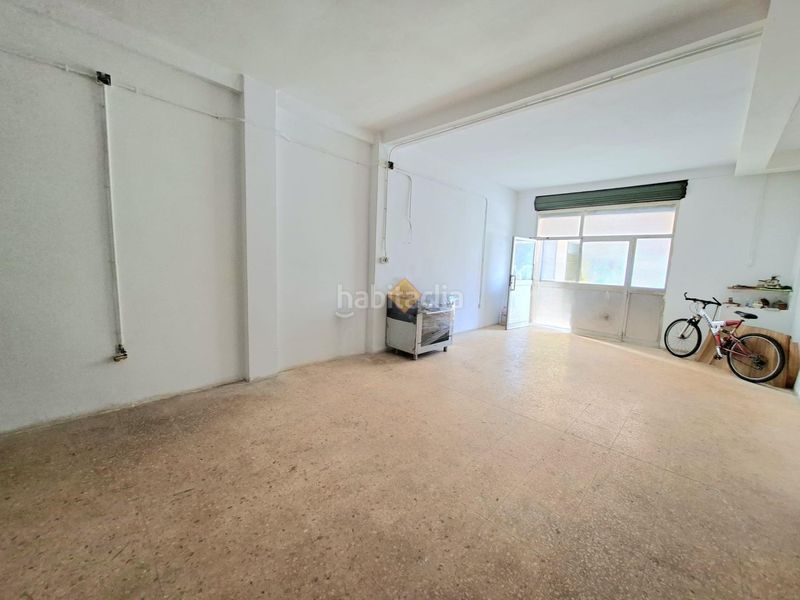 Foto f397eb2c-3682-4a55-9945-65552b457442. Local comercial a Zona Concordia Burjassot