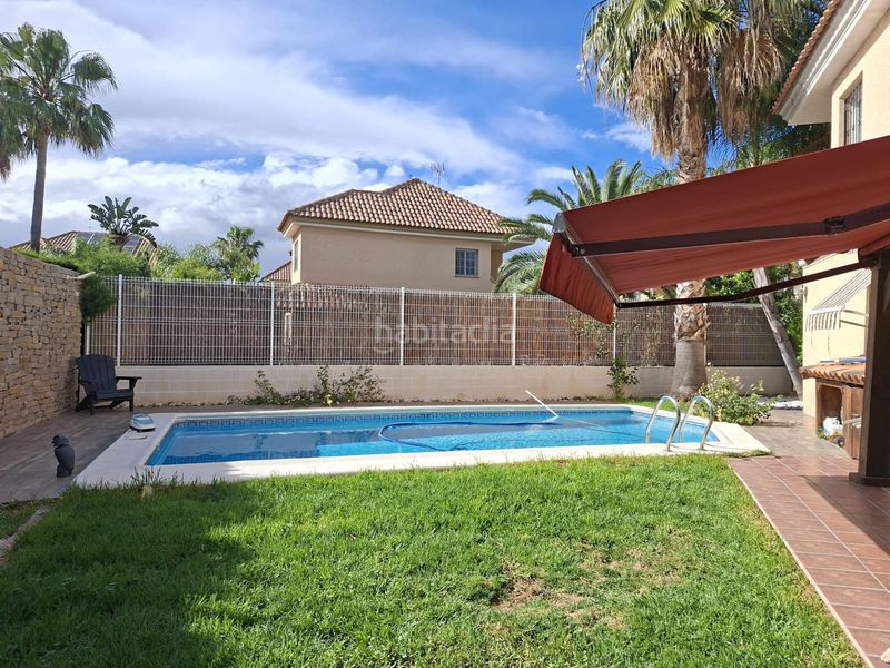 Foto 31e0e3fa-2024-4665-ba42-cd2022148fab. Xalet amb calefacció aparcament piscina a La Cañada Paterna