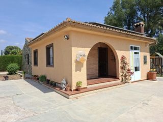 Chalet in Los Pinares-La Masia. Chalet a la venta en los pinares bétera