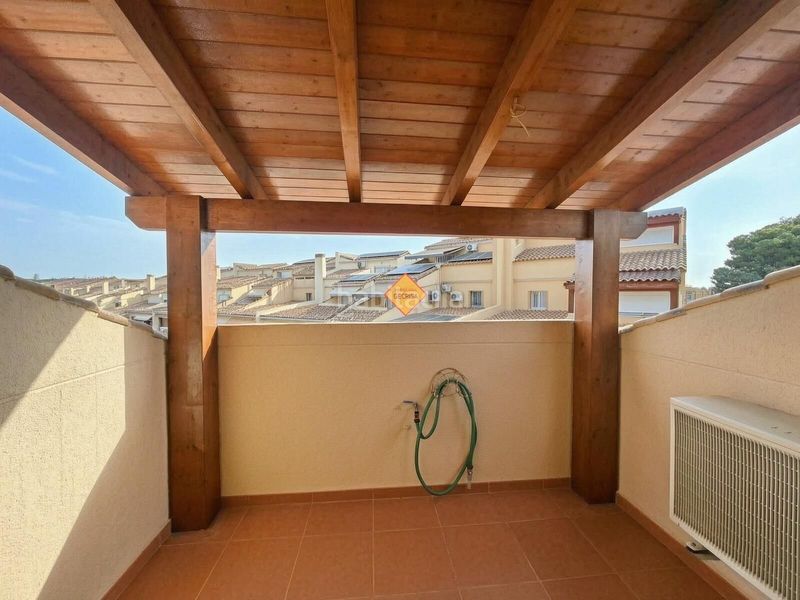 Foto 247805aa-a140-4995-93e4-259449790543. Casa amb calefacció aparcament a Casas Verdes Paterna
