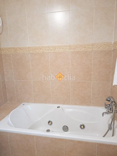 Foto 82212875-a158-4b1c-8633-a4f94c279c6e. Casa amb calefacció aparcament a Casas Verdes Paterna