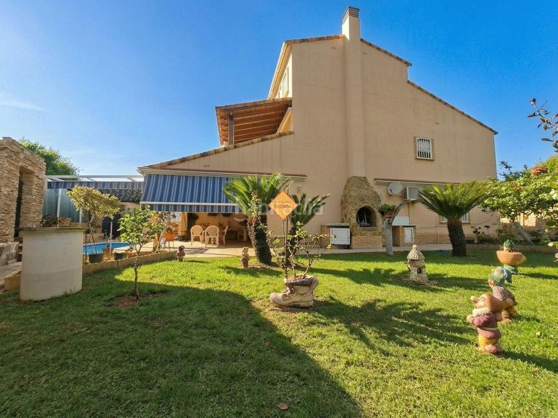 Foto 83749450-da0d-4df9-b9c5-8ffb8473b9e3. Casa amb calefacció aparcament a Casas Verdes Paterna