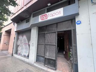 Lloguer Local Comercial a Carrer dels sants just i pastor 94. Local en alquiler santos justo y pastor