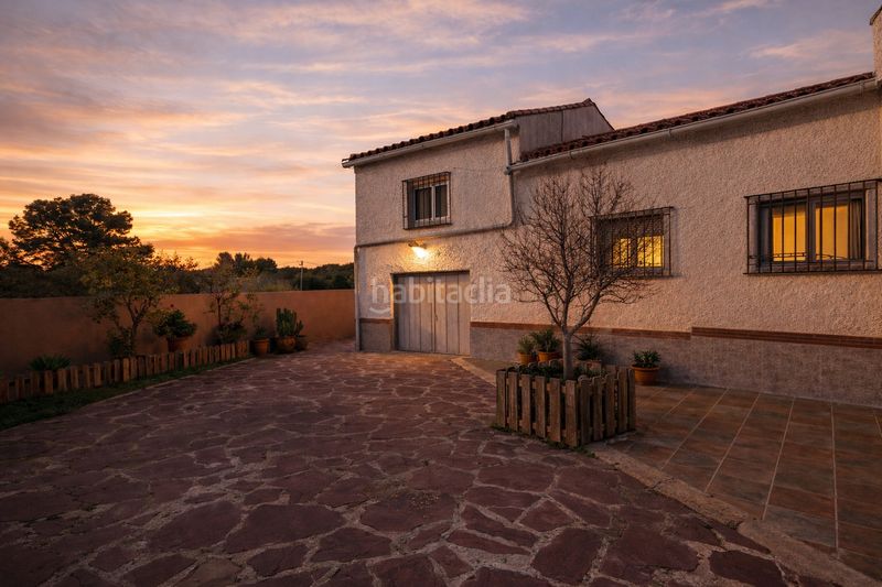 Foto 3ce0fd34-3b00-46b2-a76f-b64cce35f9e4. Chalet  en venta en la urbanización de les mallaes en Pedralba