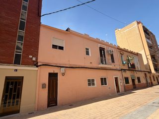 Pis en Carrer del comte d'alaqu�s 39. Planta baja calle conde  de alaquas