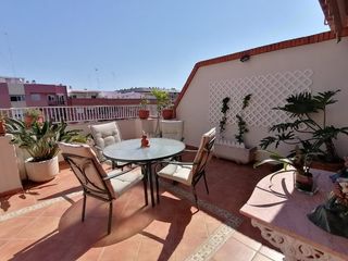 Rent Penthouse  Carrer de jeroni de montsoriu. Atico en alquiler en calle jeroni de montsoliu