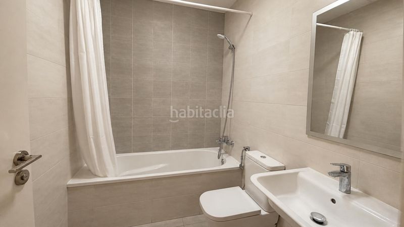 Foto 534a62de-1409-4874-8bcd-f6f9127da874. Pis amb calefacció aparcament piscina a El Grau Valencia