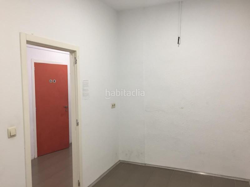 Foto b102b800-afdb-4fa7-a30d-0e32b617d125. Local comercial """""""opotunidad"""""""""""planta comercial centro en Manises