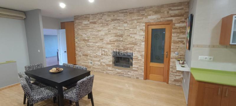 Foto 29dc4c8a-4c58-423f-9478-00c46bdb962d. Chalet con camino riscaldamento parcheggio piscina in Montroy