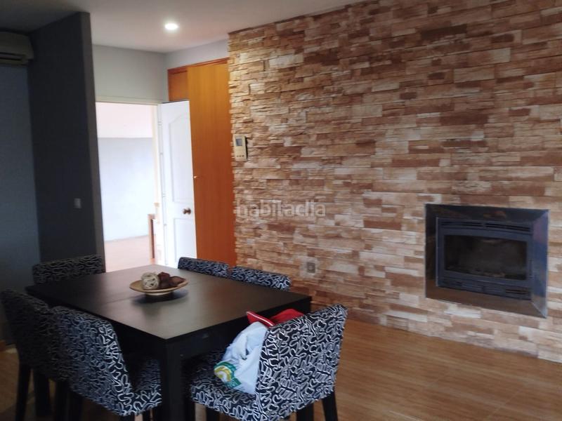 Foto 46eba407-c4e2-40b5-af63-f51d8b76b909. Chalet con camino riscaldamento parcheggio piscina in Montroy