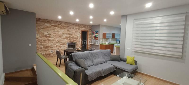 Foto 7256ef57-4eb5-4d05-9e25-f369502a9799. Chalet con camino riscaldamento parcheggio piscina in Montroy