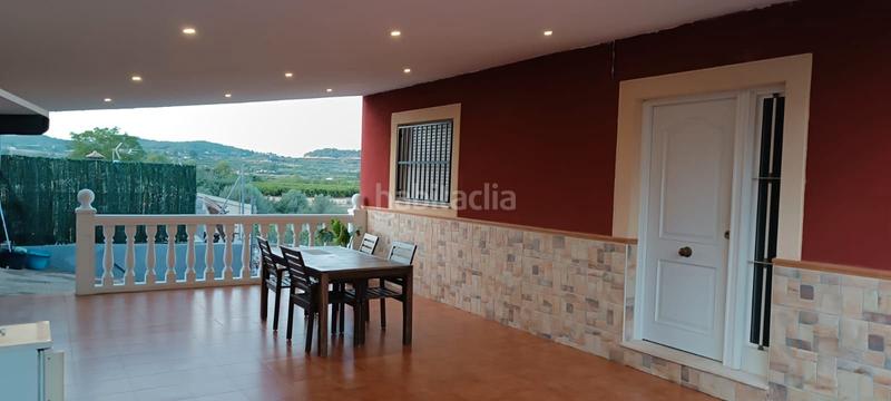 Foto 78025e0b-c21f-4c35-b262-c3dbcffe99e5. Chalet con camino riscaldamento parcheggio piscina in Montroy