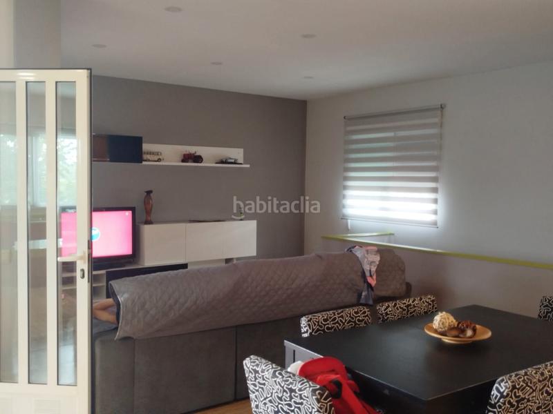 Foto ae1b6a1e-9651-49a2-88ef-2fb066001058. Chalet con camino riscaldamento parcheggio piscina in Montroy