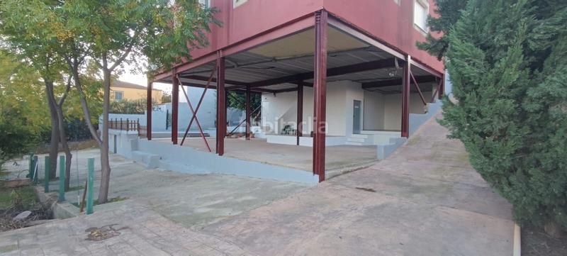 Foto c2056977-90a3-4568-97ae-4a8c803e6c59. Chalet con camino riscaldamento parcheggio piscina in Montroy