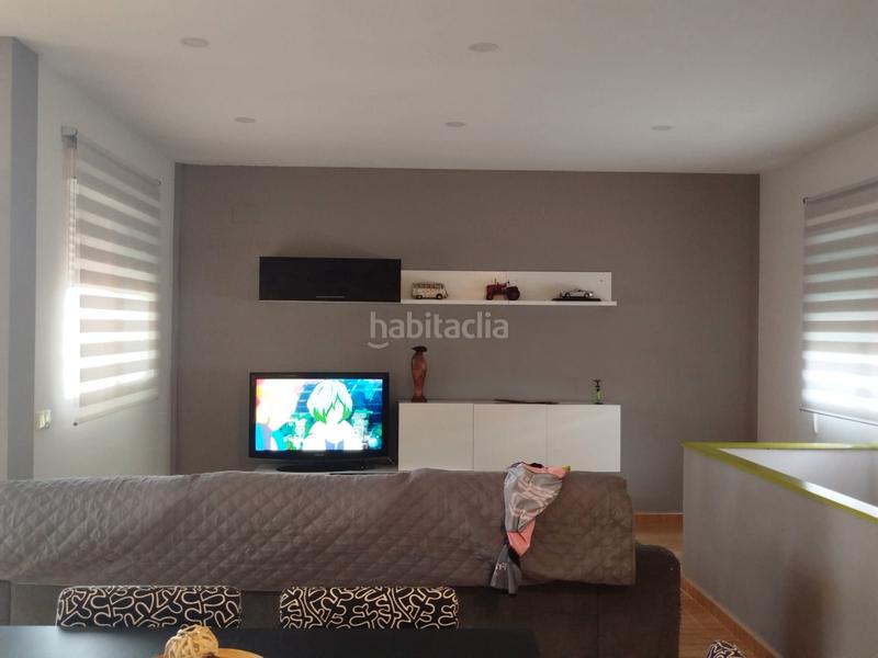 Foto c33c799f-3336-4719-8a0d-f410fbae2871. Chalet con camino riscaldamento parcheggio piscina in Montroy