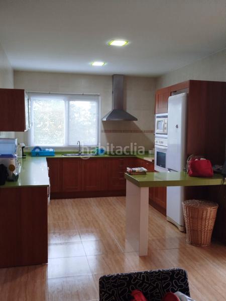 Foto e0be6102-04ce-44d7-8d97-e56f1c7bbf4f. Chalet con camino riscaldamento parcheggio piscina in Montroy
