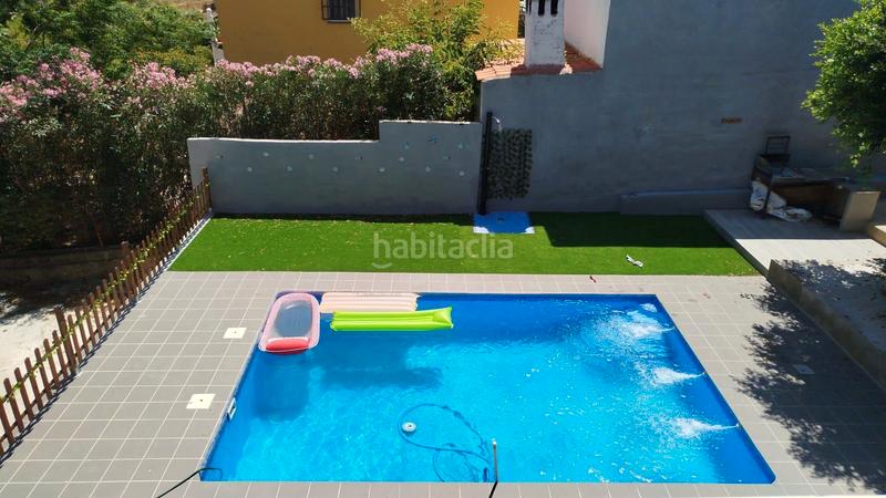 Foto f3c787cc-7534-402b-a09c-1bdd40ae757d. Chalet con camino riscaldamento parcheggio piscina in Montroy