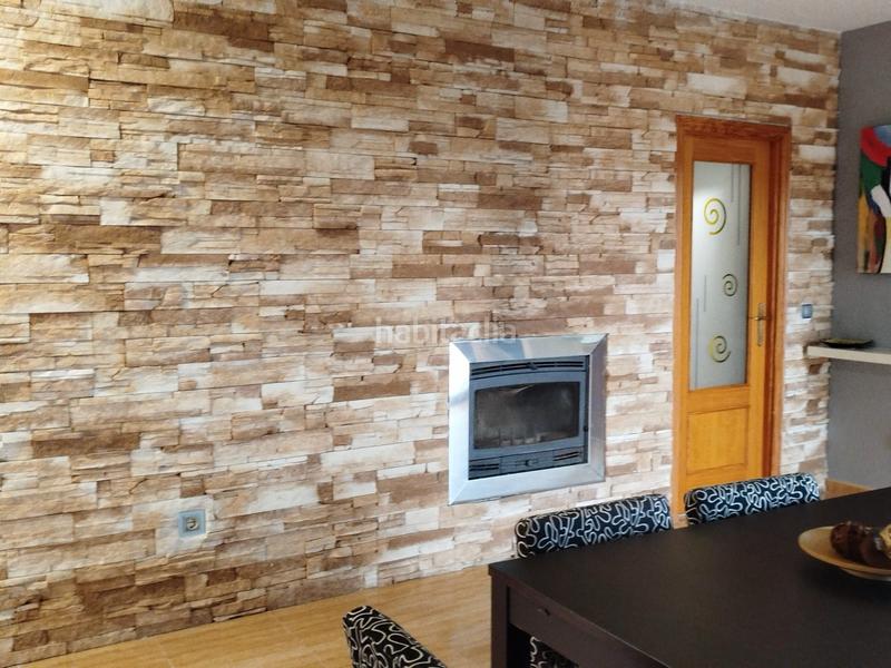 Foto f88998a8-25d6-4960-84f2-86b23ca96c9f. Chalet con camino riscaldamento parcheggio piscina in Montroy