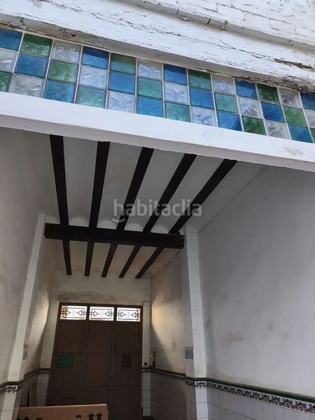 Foto ce2da4fd-5443-4190-869d-1b355617d3d2. Casa amb aparcament a Benifaió