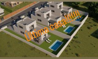 Casa a Airesol. 3 casas a 4 vientos en parcelas  420 m2