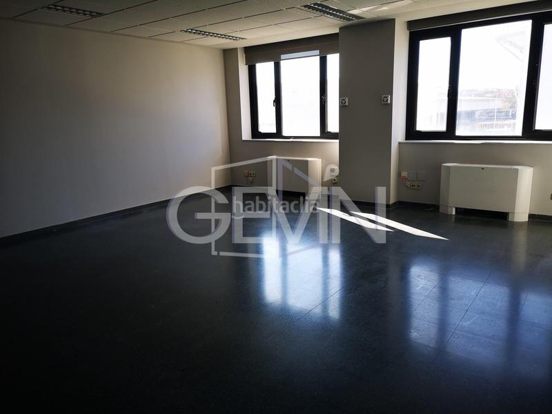 Foto 774c6f04-acd0-40a2-8764-193518e9d749. Miete büro in Santa Perpètua de Mogoda