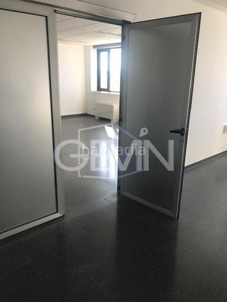 Foto b9bb1c42-2355-4199-8c27-bcc5bbf088cc. Miete büro in Santa Perpètua de Mogoda