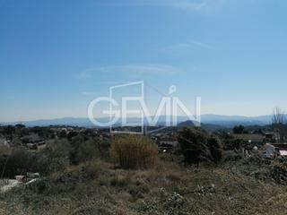Terreno residencial en Bigues i Riells del Fai. Terreno urbano en venta de 1090 metros en urbanización can regas