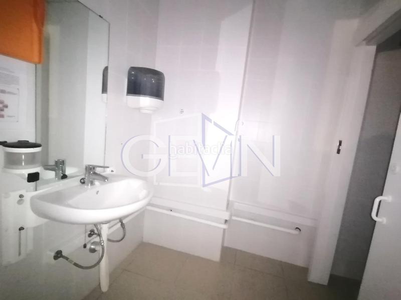 Foto 03a845f8-d8a5-42ae-b49c-4cfccbca5d12. Lloguer local comercial a Santa Perpètua de Mogoda