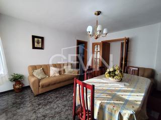 Pis a Santa Perptua de Mogoda. Piso en venta con 4 habitaciones en el centro de santa perpetua