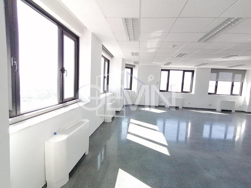 Foto b3b0e8f6-bd94-41a8-bc0f-6b1ca7181bfb. Location bureau dans Santa Perpètua de Mogoda