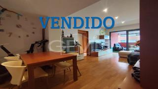 Pis a Santa Perpètua de Mogoda. Piso en venta zona comunitaria con piscina, parking y trastero