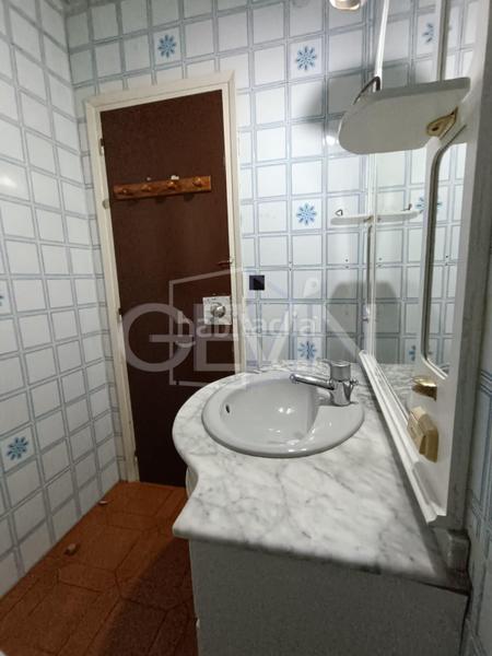 Foto 096891ec-3632-4c61-af6b-fd7953612a73. Pis a Estació de França Mollet del Vallès