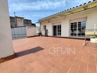 Casa a Centre. Casa de pueblo con garaje de 170 metros en pleno centro de molle