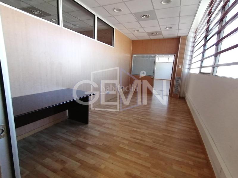 Foto 075a19ac-38be-4dd0-8626-92c396ce9c5e. Lloguer oficina amb calefacció aparcament a Santa Perpètua de Mogoda