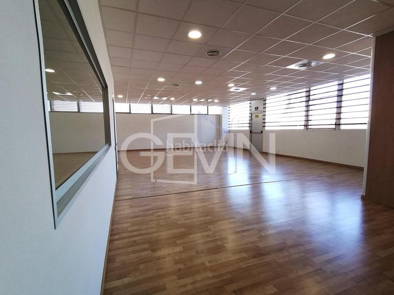 Foto 8b7cd2f9-b478-4432-ae3b-81bf92db86bc. Lloguer oficina amb calefacció aparcament a Santa Perpètua de Mogoda