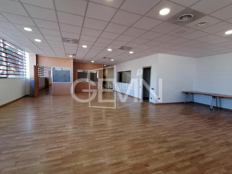 Foto 23989e51-4851-4437-996f-840da4110741. Miete büro mit heizung parking in Santa Perpètua de Mogoda