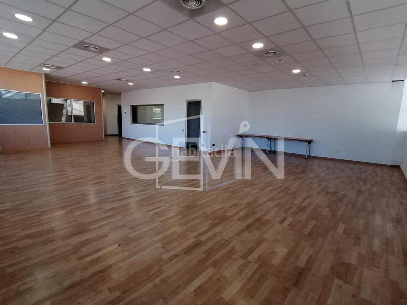 Foto 806963a1-66cb-4a3d-b439-0e351d11d452. Miete büro mit heizung parking in Santa Perpètua de Mogoda