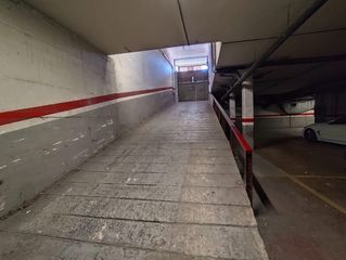 Aparcament cotxe a Santa Perpètua de Mogoda. Se vende plaza de parking zona creueta