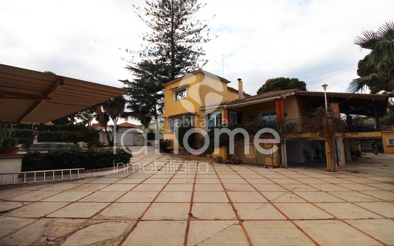 Foto d96dd1d6-9e77-4ad2-9f8a-f2e332bcdd48. Chalet en La Cañada Paterna