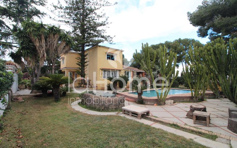 Foto f4b837a8-9840-4b2c-afb0-60629c452532. Xalet amb calefacció aparcament piscina a La Cañada Paterna