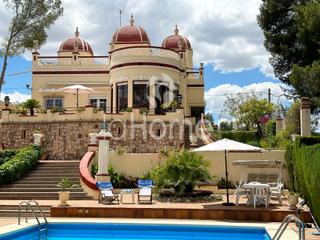 Xalet a La Cañada. Joya arquitectónica con más de 100 años de historia.