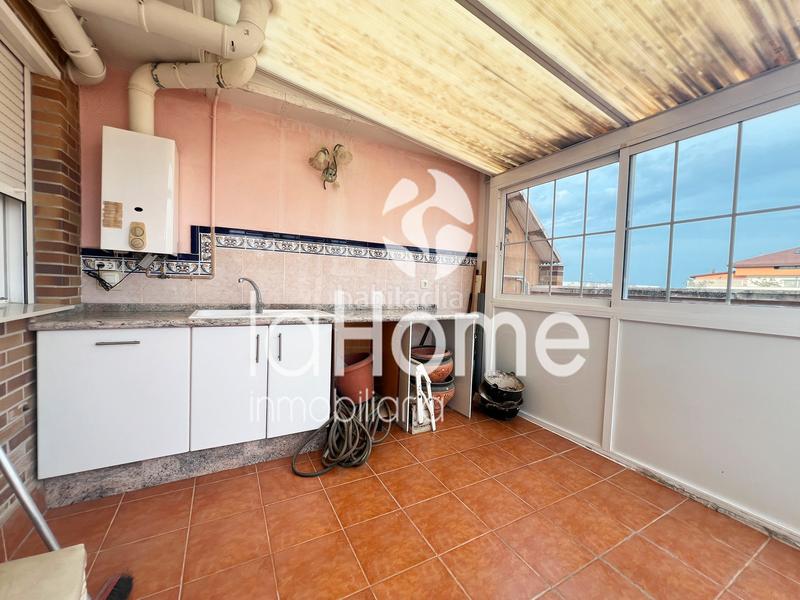 Foto 15cc689d-2995-4c28-b9b1-5e5fbbe4f46f. Attique dans Riba - roja de Túria