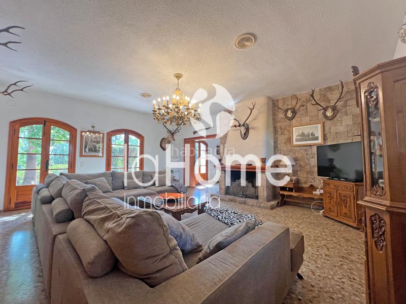 Foto 1c50919d-dcf7-4802-a512-4f418df356fa. Chalet avec cheminée chauffage parking piscine dans Chiva