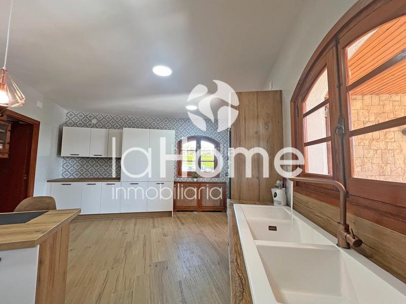 Foto 5fc2f3aa-7d83-4d3b-b7b6-4daf65260f21. Chalet avec cheminée chauffage parking piscine dans Chiva