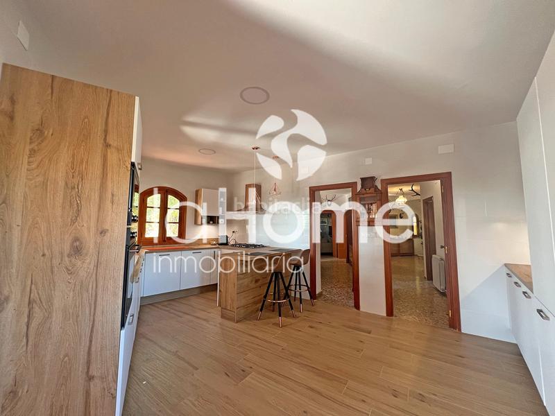 Foto 84b7985f-3126-42a6-8553-a55344108f03. Chalet avec cheminée chauffage parking piscine dans Chiva