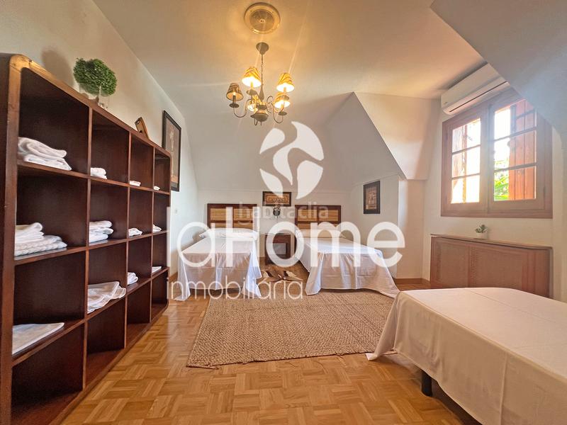 Foto b20d3425-cd69-49d4-9a4c-a04160e101b5. Chalet avec cheminée chauffage parking piscine dans Chiva