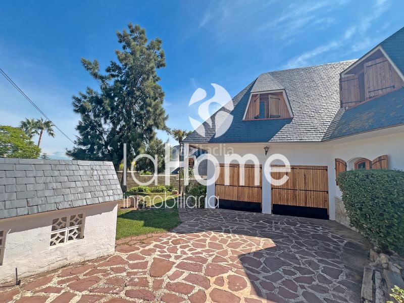 Foto e5c0f41a-5470-43e0-80e9-fc037df32a2e. Chalet avec cheminée chauffage parking piscine dans Chiva