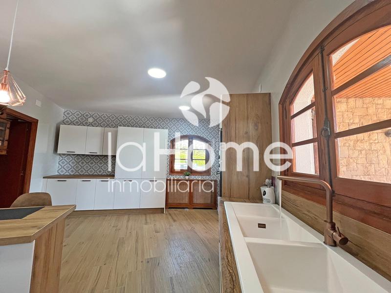 Foto f17b103b-f6cc-4011-8d62-75de33a26e16. Chalet avec cheminée chauffage parking piscine dans Chiva