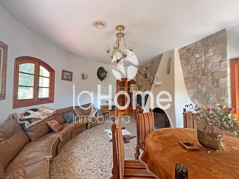 Foto f52e633d-0778-455d-8f43-893af0a3f8ae. Chalet avec cheminée chauffage parking piscine dans Chiva