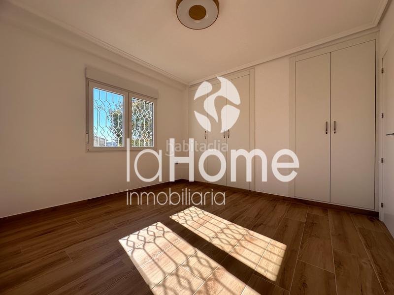 Foto 3f547f74-162d-4358-b64b-edb5dd42a8ac. Alquiler chalet  independiente totalmente reformado en Paterna